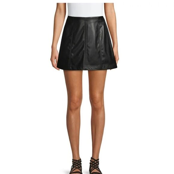 No boundaries size large Faux  leather skirt - Picture 2 of 10